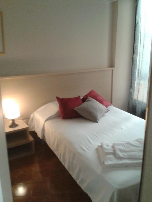 Domus Roma Rome Room photo