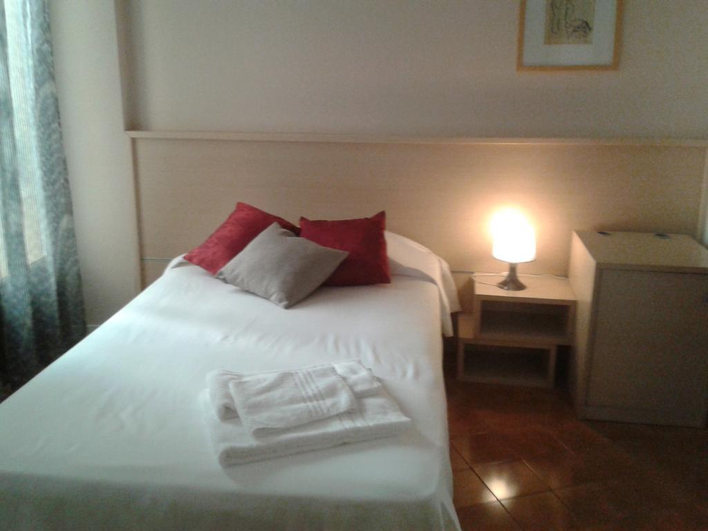 Domus Roma Rome Room photo